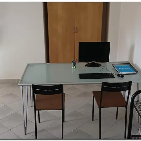 Pulcino Furioso Magenta Apartamento Génova