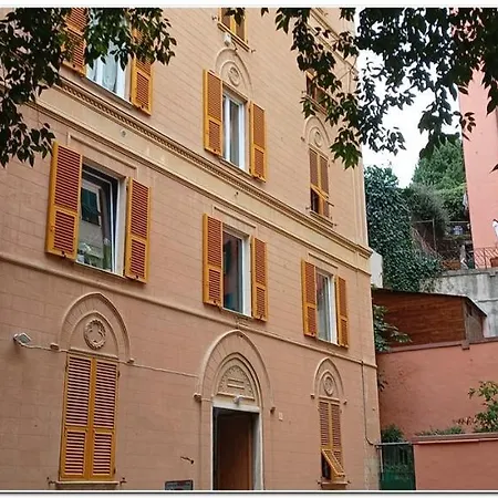 Pulcino Furioso Magenta Apartamento Génova