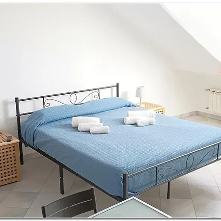 Pulcino Furioso Magenta Apartment Genua